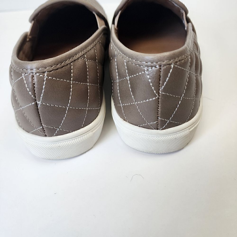 TORRID WOMEN'S QUILTED SLIP ON SHOE SIZE 6W - Picture 4 of 10